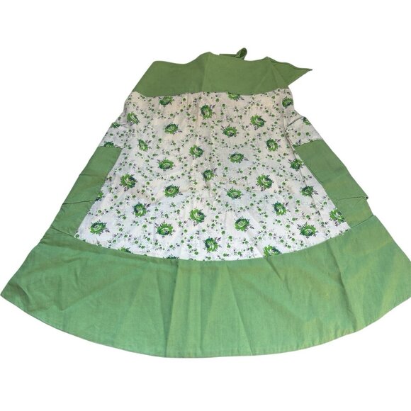 Vintage Homemade Green Floral Apron with Green Apron Strings, Pockets And Hem - Picture 2 of 7